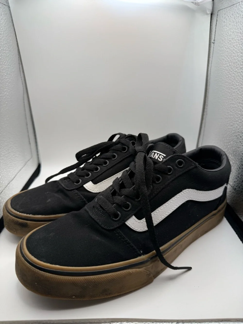 Vans Ward Men’s Low Top Canvas Sneaker Gum Sole Skate Streetwear Black White‎ M8